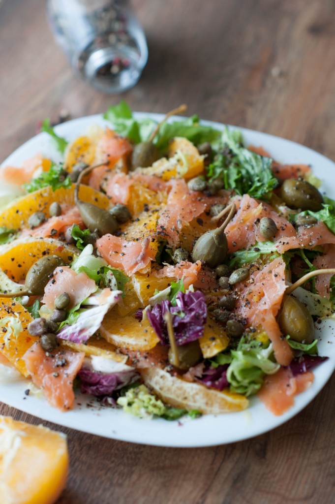 sałatka z łosośiem