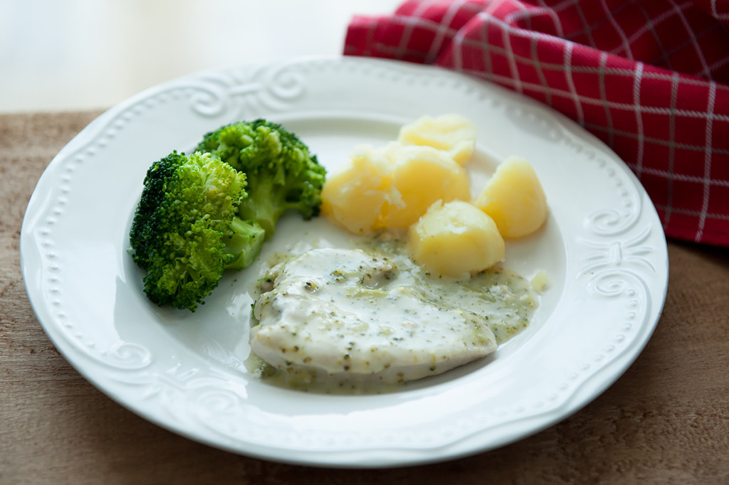 indyk w sosie brokułowym